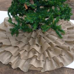 Christmas Tree Skirt in Natural Burlap Ruffled Design - thumbnail 4