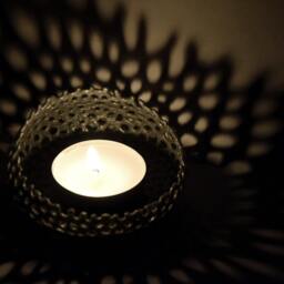 3D Printed Modern Voronoi Glass Tealight Holder With Candle - thumbnail 3