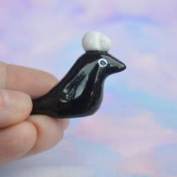 Crow Figurine Kawaii Black Bird With Skull, Spooky Desk Decor - thumbnail 2