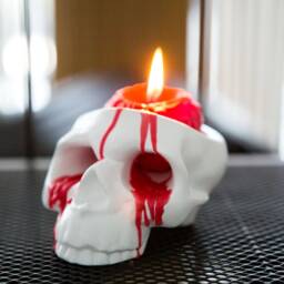 Human Brain Candle in Skull Holder, Halloween Decor - thumbnail 2