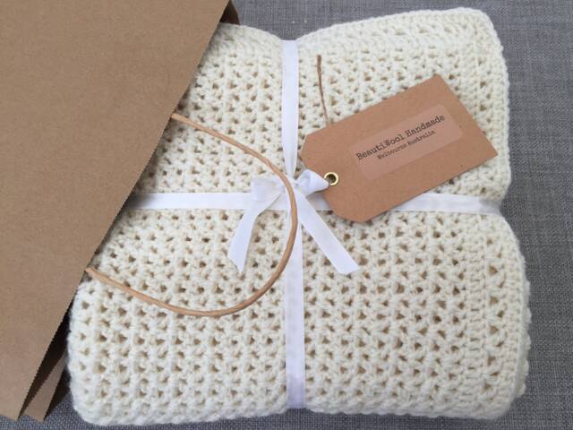 Crochet Pattern For Easy & Quick V-stitch Reversibele Unisex Baby Blanket Beginners Level - image 1