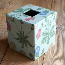 William Morris Tissue Box in Daisy - Office Stationery & Home Storage - Handmade England - thumbnail 4