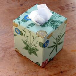William Morris Tissue Box in Daisy - Office Stationery & Home Storage - Handmade England - thumbnail 3