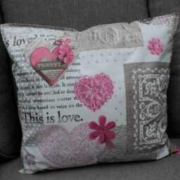 Oilcloth Cushion - Peppy Outdoor Cushions Living, Garden & Lounge Decoration Pattern Hearts Pink in Three Different Sizes - thumbnail 1