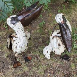 Recycled Metal Pelican Sculpture. Outdoor Garden Sculptures, Statues. Pelicans - Safe Place To Leave Parcel Needed -Large Box Delivery - thumbnail 2