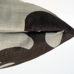 "Vine Linen Print-Roderick Shade Collection Fabric in Ebony 17""x17" - thumbnail 3