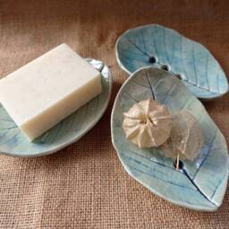 Handmade Ceramic Soap Dish in Turquoise Leaf, Plate, Bathroom Accessory. Ideal Unique Gift - thumbnail 2