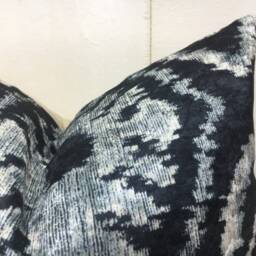 Ikat Silk Pillow Cover, Handwoven Accent Cushion - 16x16 - thumbnail 2