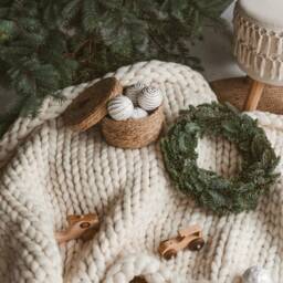 Christmas Gift For Woman, Chunky Knit Blanket - thumbnail 3
