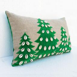 "Christmas Tree Linen Pillow Cover, Velvet Applique, Cowrie Shells - 12""x 20" - thumbnail 2