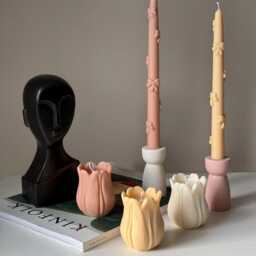Hand Poured Tulip Soy Wax Candle - Sculptural Home Decor - thumbnail 2