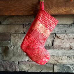 Red & Green Patchwork Christmas Stocking Ooak White Quilted - thumbnail 4