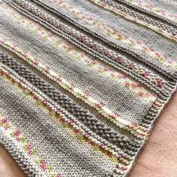 Cosy Hand Knitted Baby Blanket ~ Chunky Yarn Grey & Blossom Easy Care - thumbnail 2