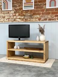 Quy // Scandinavian Plinth Tv Media Unit With Shelf - thumbnail 1