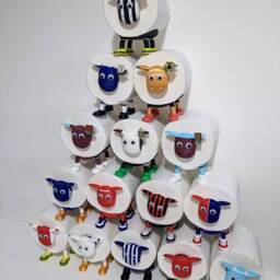 Brentford Sheep Toilet Roll Holder - Funny Football Gift For Him Or Her, Quirky Bathroom Decor Novelty Bees Soccer Fan Present - thumbnail 3