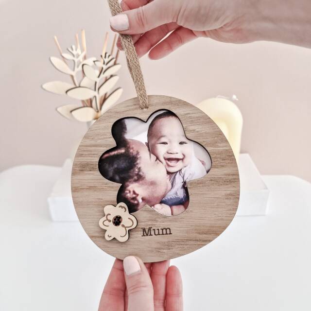 Personalised Photo Frame Mother's Day For Mum - Any Name Flower Shape - image 1