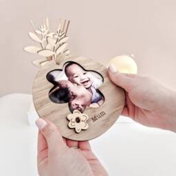 Personalised Photo Frame Mother's Day For Mum - Any Name Flower Shape - thumbnail 3