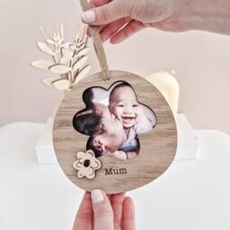 Personalised Photo Frame Mother's Day For Mum - Any Name Flower Shape - thumbnail 1