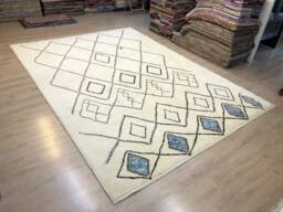 Handmade Berber Wool Rug Beige Moroccan Diamond Design - thumbnail 1