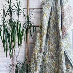 Quilted Pure Cotton Reversible Bed Throw King Size Summer Indian Quilt - Handprint Country Spring Meadow Pastel Green White Botanical Garden - thumbnail 2