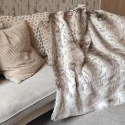 Handmade Beige Lynx Faux Fur Throw Cream Lining, Super Deluxe - thumbnail 3