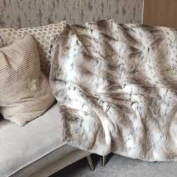 Handmade Beige Lynx Faux Fur Throw Cream Lining, Super Deluxe - thumbnail 2