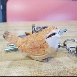 Carolina Wren Wooden Figurine - Hand-Carved Rustic Mini Bird Decor - thumbnail 2