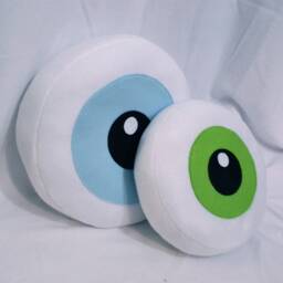Giant All-Seeing Eyeball Pillow - thumbnail 4