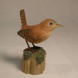 House Wren Hand Carved & Painted Wooden Bird - thumbnail 2