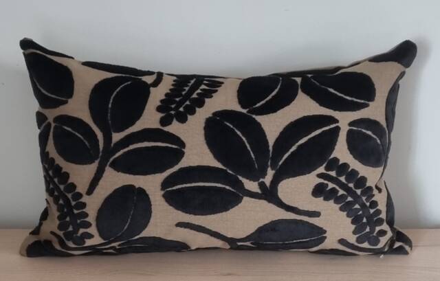 Designers Guild Morskaya Noir & Omega Velvet Cushion Cover 30x50 cm - image 1