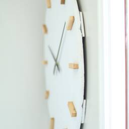 Large White Barn Wood Wall Clock - 30 - thumbnail 3