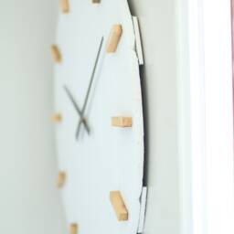 Large White Barn Wood Wall Clock - 30 - thumbnail 2