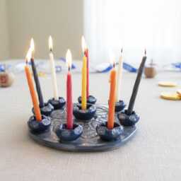 Menorah - Clay Blue, Crochet Decoration For Hanukkah - thumbnail 2