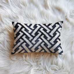 Innscbruck - Handwoven Silk Velvet Lumbar Pillow Black Ivory Geometric Cushion - thumbnail 2