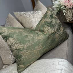 Elegant Olive Green Cushion Cover With Gold Shimmer - Luxury Scatter Pillow For Sofa & Bed Decor Curico Ashley Wilde - thumbnail 4