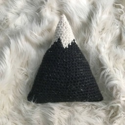 Crochet Mountain Range Pillow Chunky Wool Blend, Rustic Cabin Decor - thumbnail 2