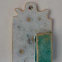 Ceramic Wall Hanging With Box For Flowers - thumbnail 3