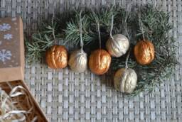 Christmas Walnut Rustic Ornament Christmas Tree Primitive Hand Painted Balls Seasonal Handmade Hanging Accessories - thumbnail 1