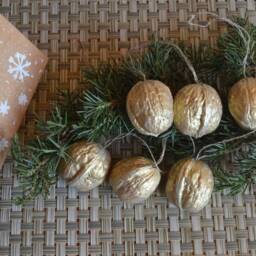 Christmas Walnut Rustic Ornament Christmas Tree Primitive Hand Painted Balls Seasonal Handmade Hanging Accessories - thumbnail 2