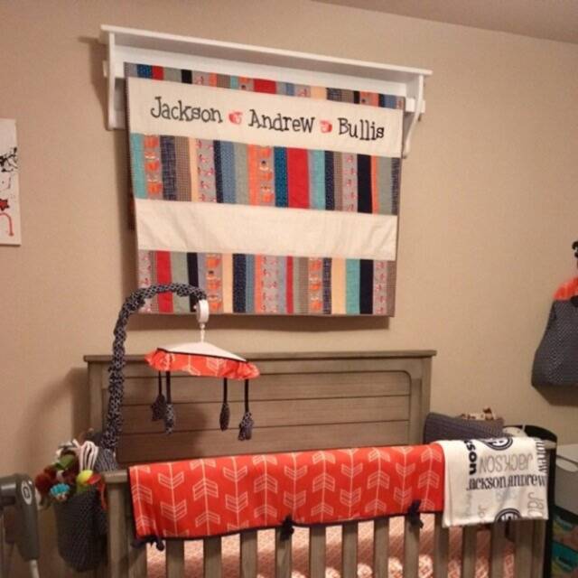 Wall Hanging Quilt Rack Wood Tapestry Display Shelf & Blanket Storage - image 1