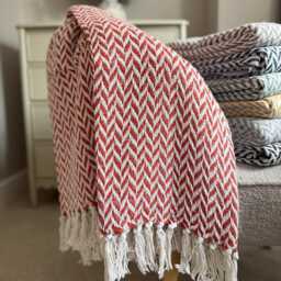 Hand-Woven Recycled Cotton Chevron Throw Blanket Fringed Design - thumbnail 2