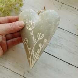 Large Grey Metal Hanging Heart Decoration With Tulip - The Home & Hearts Shop Rustic Wall Wedding Gift Christmas - thumbnail 2