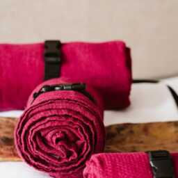 Linen Waffle Travel Towel - Lightweight & Soft Raspberry Red/Berry Toned - thumbnail 3