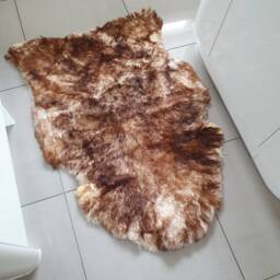 Natural Sheepskin Rug, Tan Brown Cream Pelt - 130x90cm - thumbnail 3