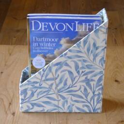 William Morris Magazine Holder in Willow Blue - Office Collection & Stationery Handmade England - thumbnail 2