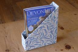 William Morris Magazine Holder in Willow Blue - Office Collection & Stationery Handmade England - thumbnail 1