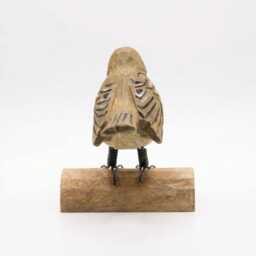 Hand-Carved Wooden Robin Figurine, Rustic Bird Decor On Log Base, Whimsical Nature Lover Gift, Woodland Animal Art, Desk - thumbnail 4
