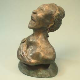 Aretha - Bust Tribute To Franklin Hydrocal With Bronze Patina - thumbnail 3