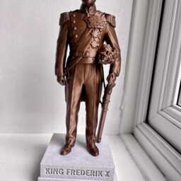 Frederik X Of Denmark Royal Collectible Statue - thumbnail 2