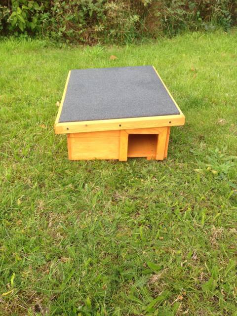 Hedgehog House Feeder - image 1